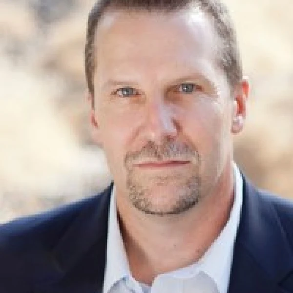 Steve Towns headshot
